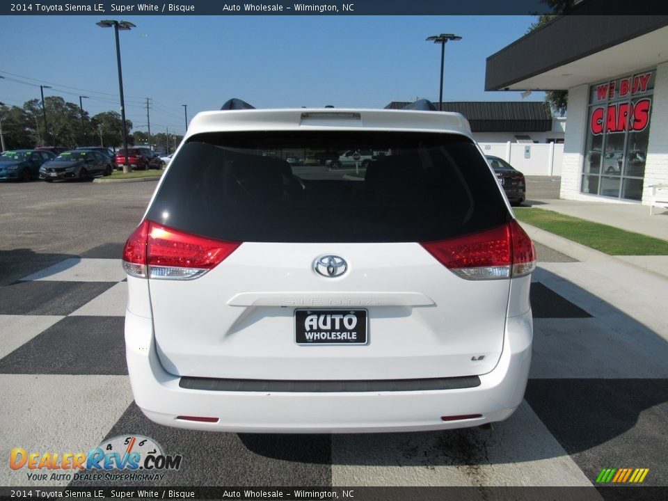 2014 Toyota Sienna LE Super White / Bisque Photo #4
