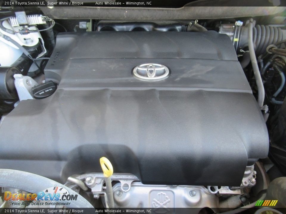 2014 Toyota Sienna LE Super White / Bisque Photo #6