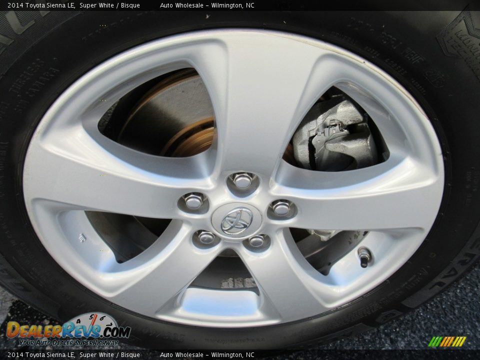 2014 Toyota Sienna LE Super White / Bisque Photo #7