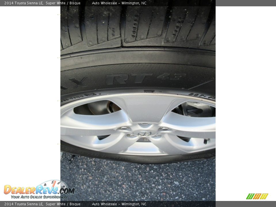 2014 Toyota Sienna LE Super White / Bisque Photo #9