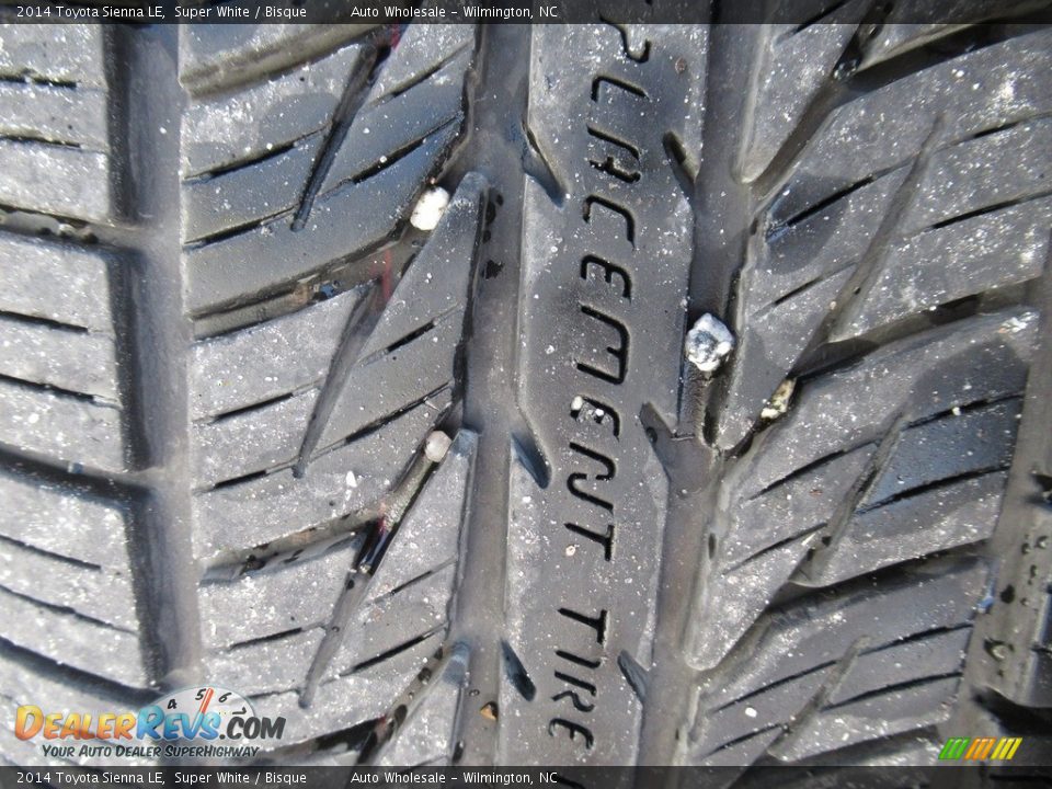 2014 Toyota Sienna LE Super White / Bisque Photo #10