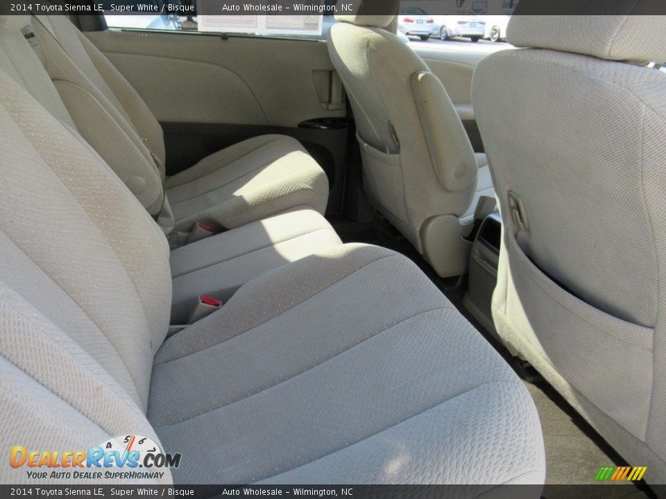 2014 Toyota Sienna LE Super White / Bisque Photo #14