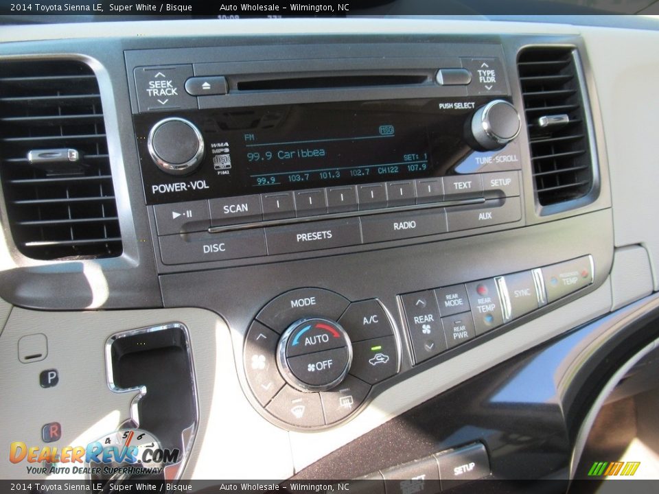 2014 Toyota Sienna LE Super White / Bisque Photo #17