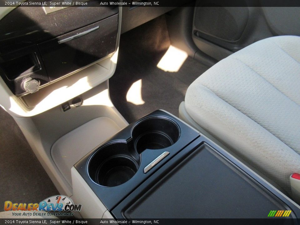 2014 Toyota Sienna LE Super White / Bisque Photo #19