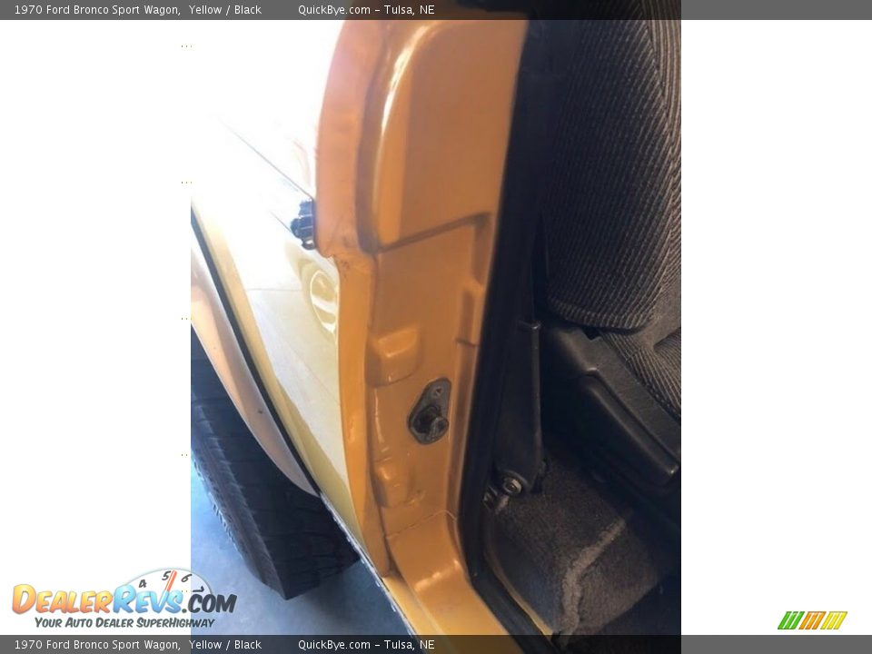 1970 Ford Bronco Sport Wagon Yellow / Black Photo #14
