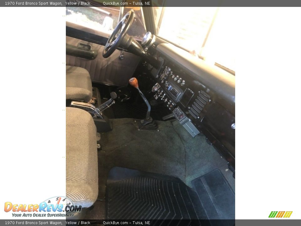 Dashboard of 1970 Ford Bronco Sport Wagon Photo #18