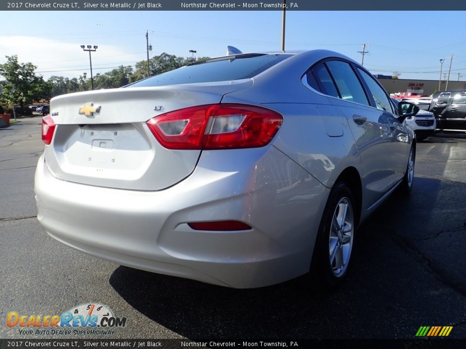 2017 Chevrolet Cruze LT Silver Ice Metallic / Jet Black Photo #8