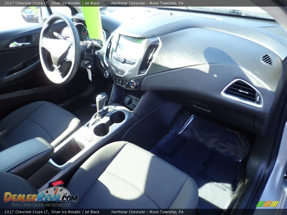 2017 Chevrolet Cruze LT Silver Ice Metallic / Jet Black Photo #16