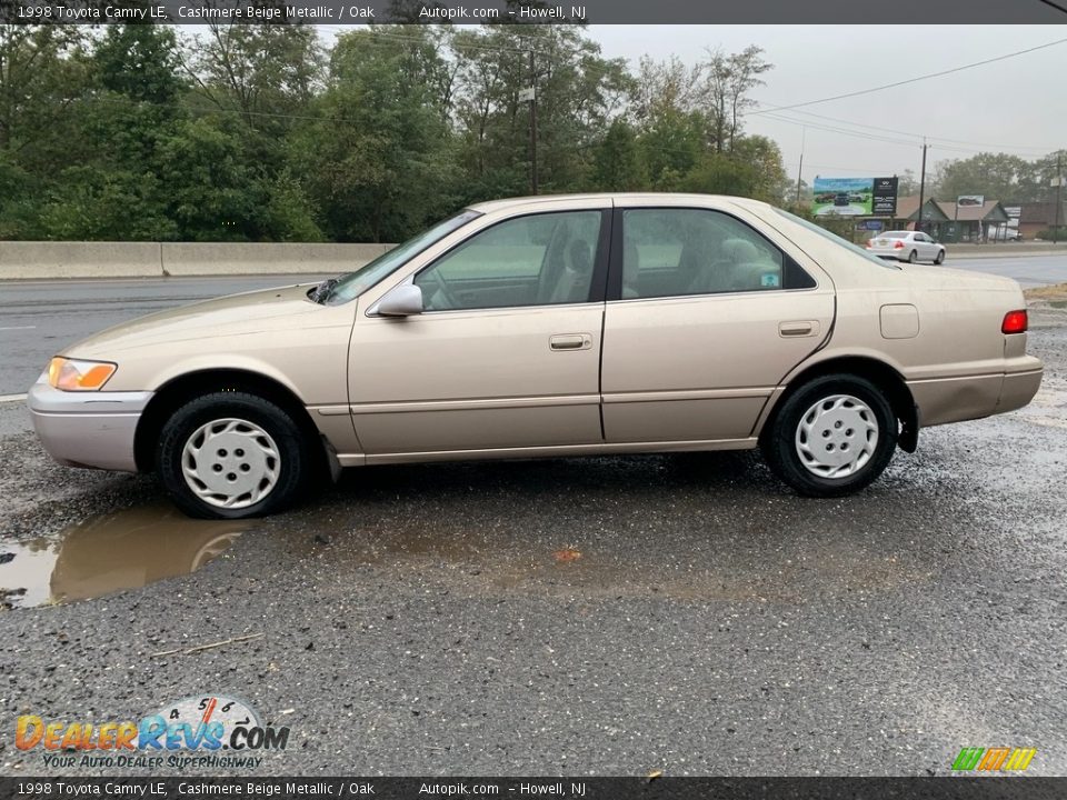 1998 Toyota Camry LE Cashmere Beige Metallic / Oak Photo #6