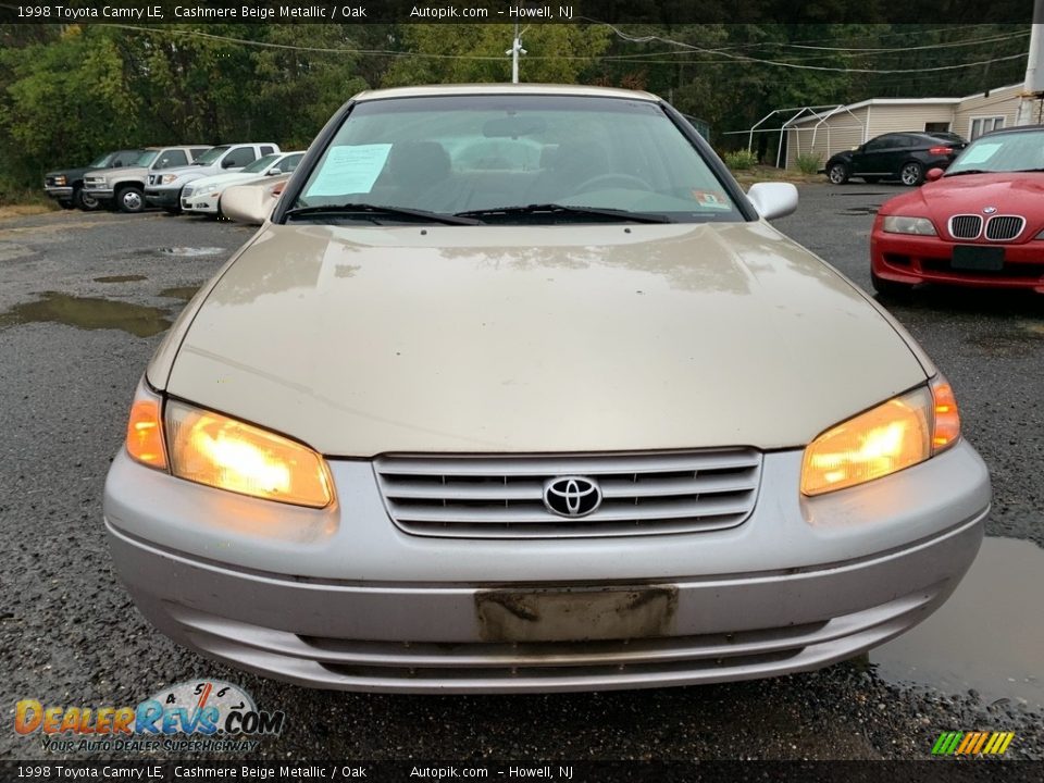 1998 Toyota Camry LE Cashmere Beige Metallic / Oak Photo #8