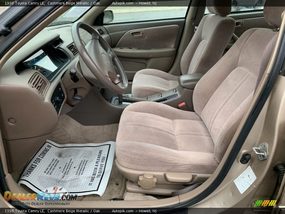 1998 Toyota Camry LE Cashmere Beige Metallic / Oak Photo #10