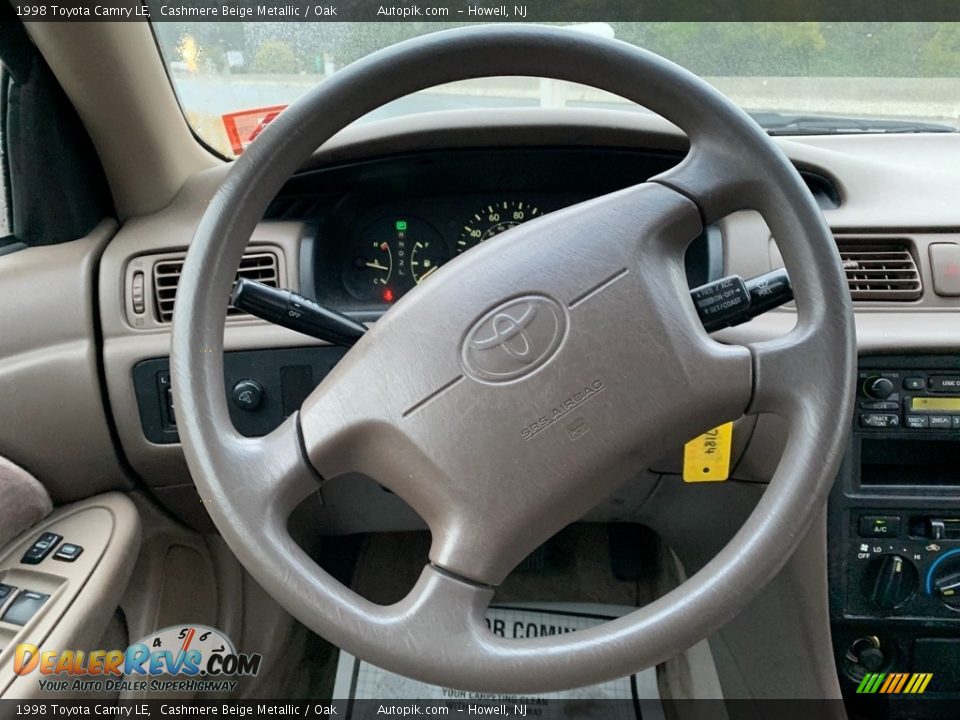 1998 Toyota Camry LE Cashmere Beige Metallic / Oak Photo #17