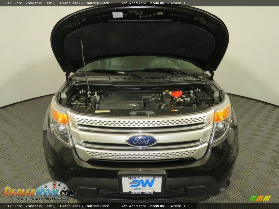 2015 Ford Explorer XLT 4WD Tuxedo Black / Charcoal Black Photo #5