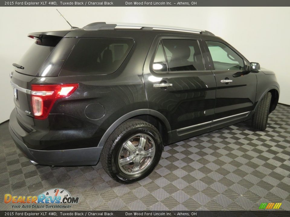 2015 Ford Explorer XLT 4WD Tuxedo Black / Charcoal Black Photo #16