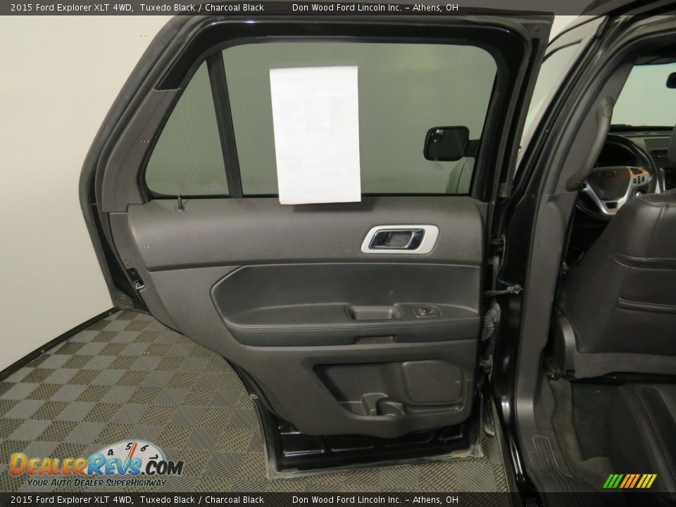 2015 Ford Explorer XLT 4WD Tuxedo Black / Charcoal Black Photo #22