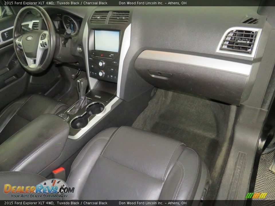 2015 Ford Explorer XLT 4WD Tuxedo Black / Charcoal Black Photo #29
