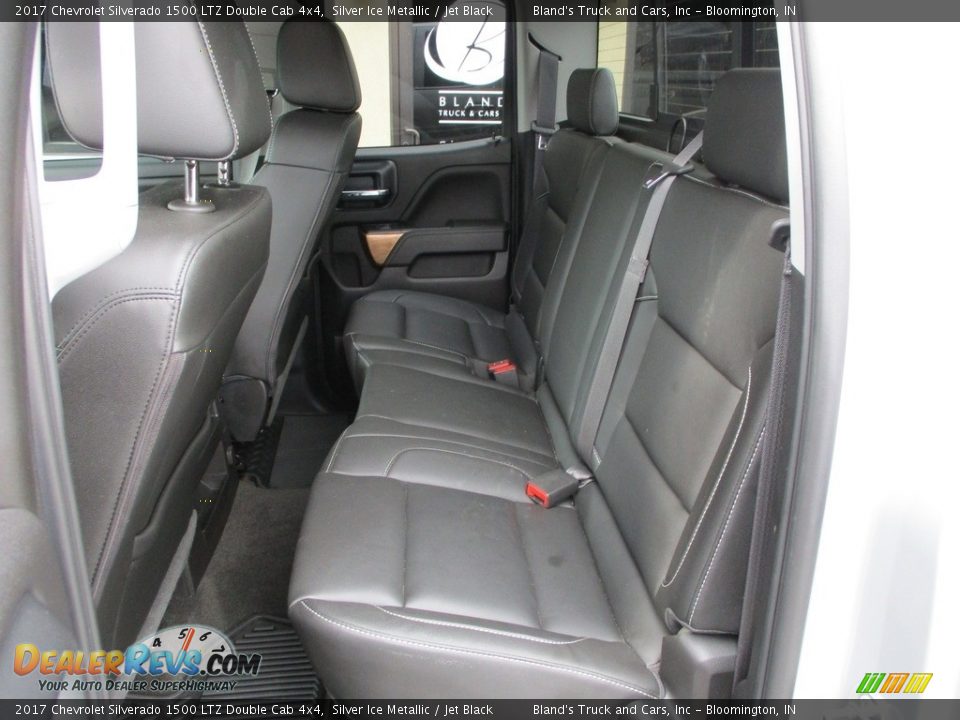2017 Chevrolet Silverado 1500 LTZ Double Cab 4x4 Silver Ice Metallic / Jet Black Photo #9