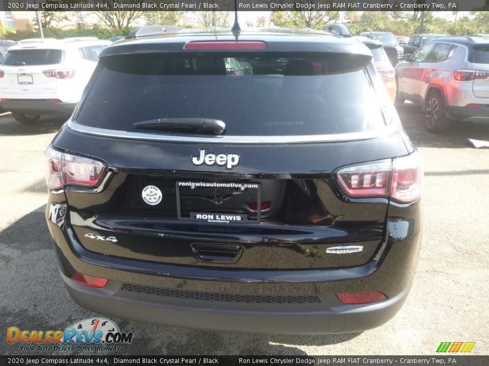2020 Jeep Compass Latitude 4x4 Diamond Black Crystal Pearl / Black Photo #4