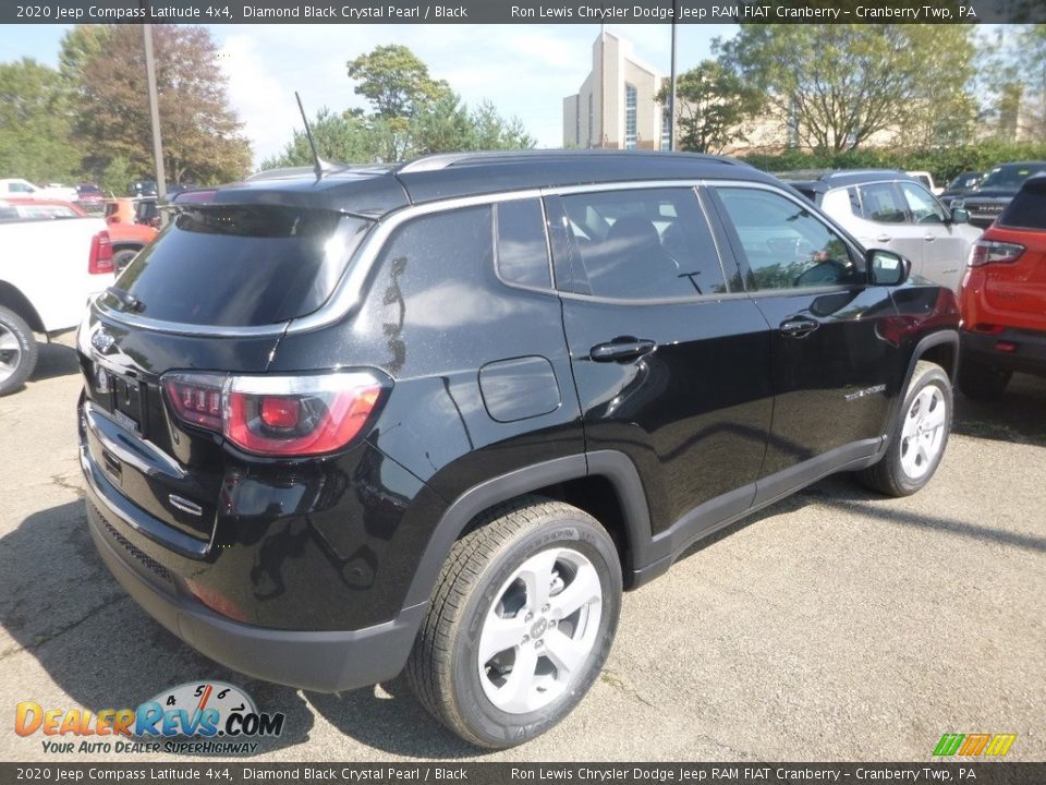 2020 Jeep Compass Latitude 4x4 Diamond Black Crystal Pearl / Black Photo #5