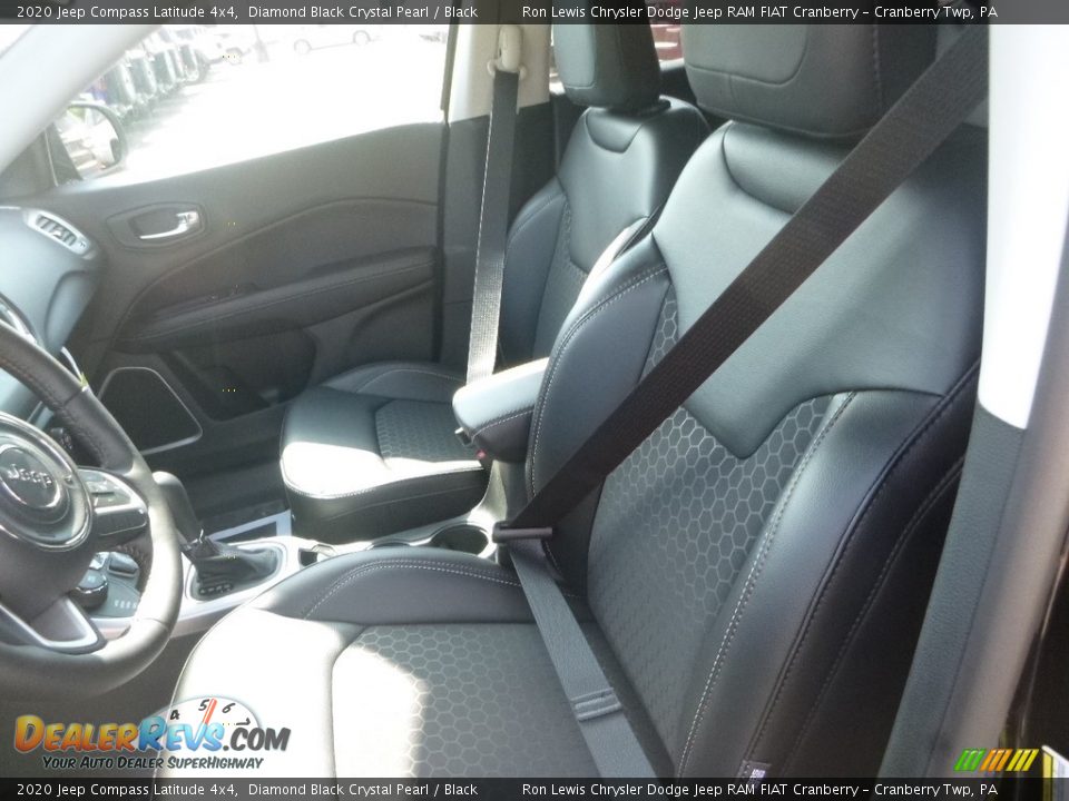 2020 Jeep Compass Latitude 4x4 Diamond Black Crystal Pearl / Black Photo #14