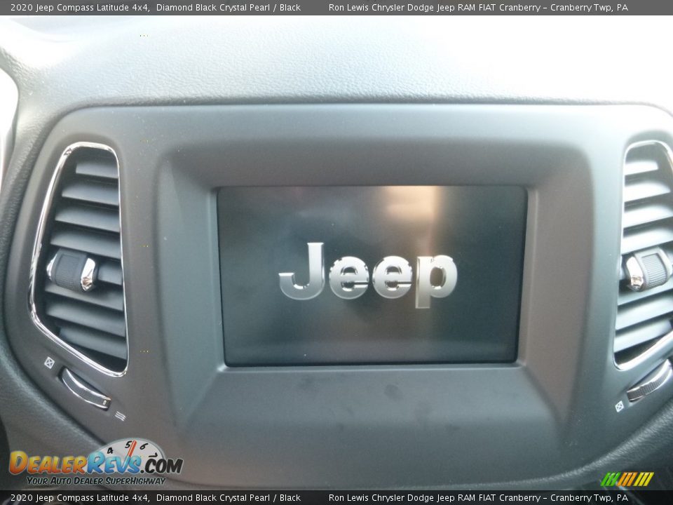 2020 Jeep Compass Latitude 4x4 Diamond Black Crystal Pearl / Black Photo #17