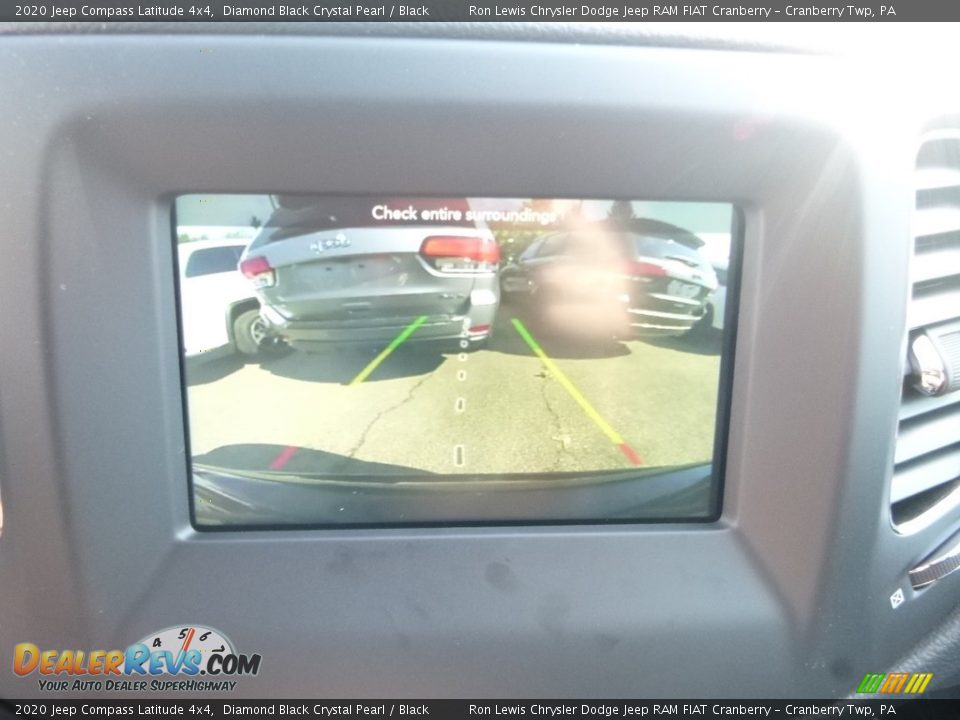 2020 Jeep Compass Latitude 4x4 Diamond Black Crystal Pearl / Black Photo #18