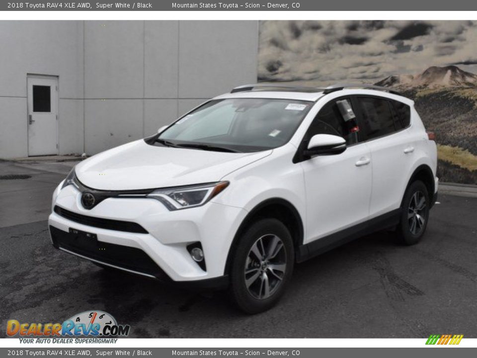 2018 Toyota RAV4 XLE AWD Super White / Black Photo #2