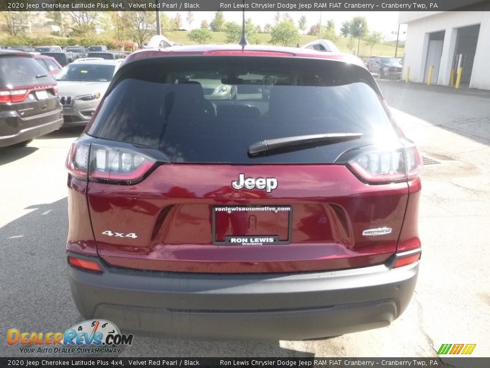 2020 Jeep Cherokee Latitude Plus 4x4 Velvet Red Pearl / Black Photo #4