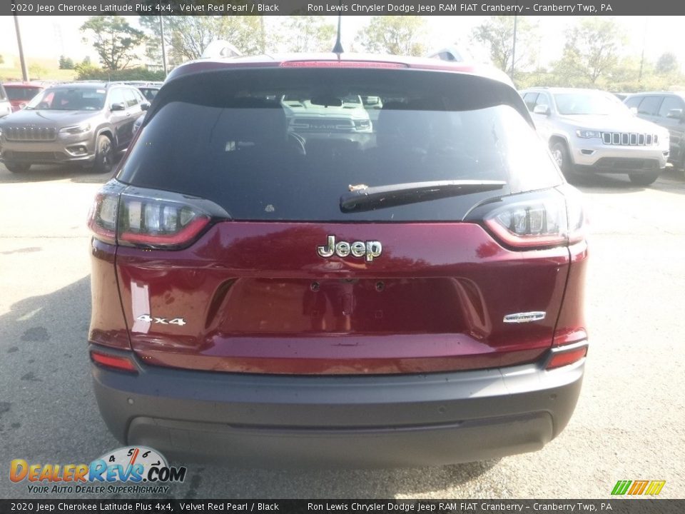 2020 Jeep Cherokee Latitude Plus 4x4 Velvet Red Pearl / Black Photo #4