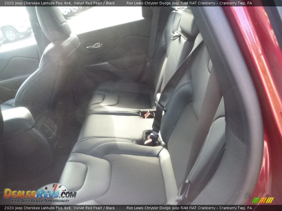 2020 Jeep Cherokee Latitude Plus 4x4 Velvet Red Pearl / Black Photo #12