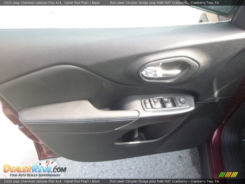 2020 Jeep Cherokee Latitude Plus 4x4 Velvet Red Pearl / Black Photo #13