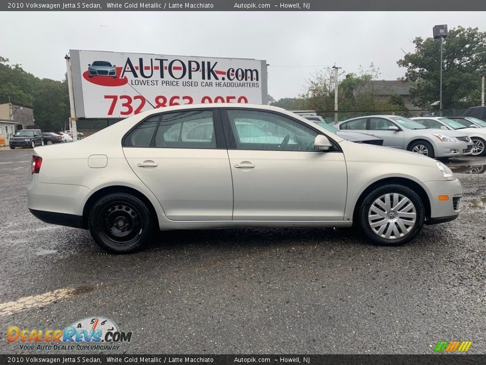 2010 Volkswagen Jetta S Sedan White Gold Metallic / Latte Macchiato Photo #2