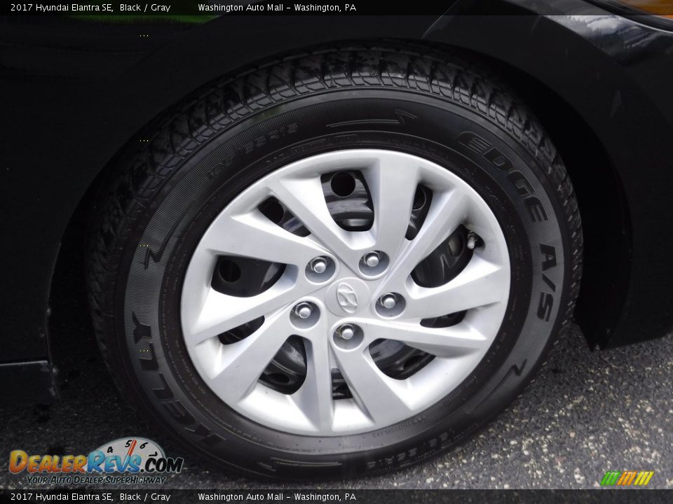 2017 Hyundai Elantra SE Black / Gray Photo #3