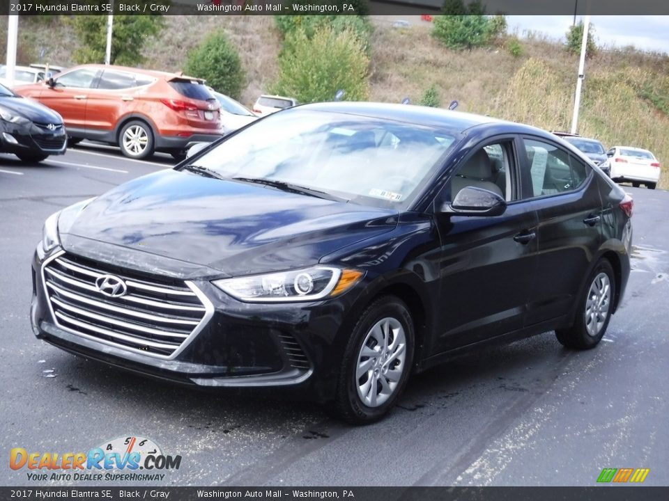2017 Hyundai Elantra SE Black / Gray Photo #5