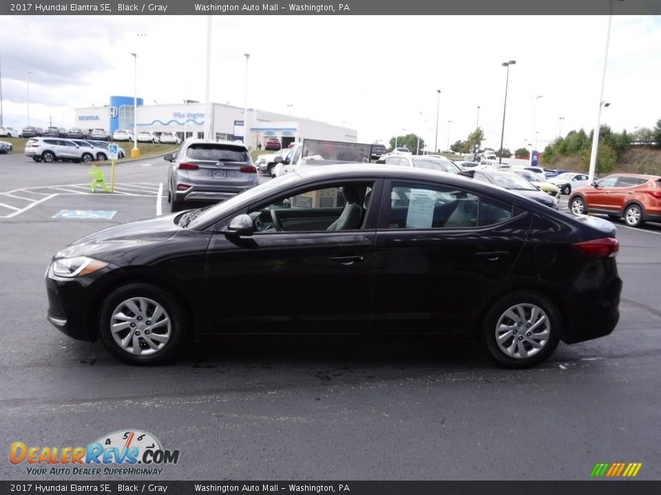 2017 Hyundai Elantra SE Black / Gray Photo #6