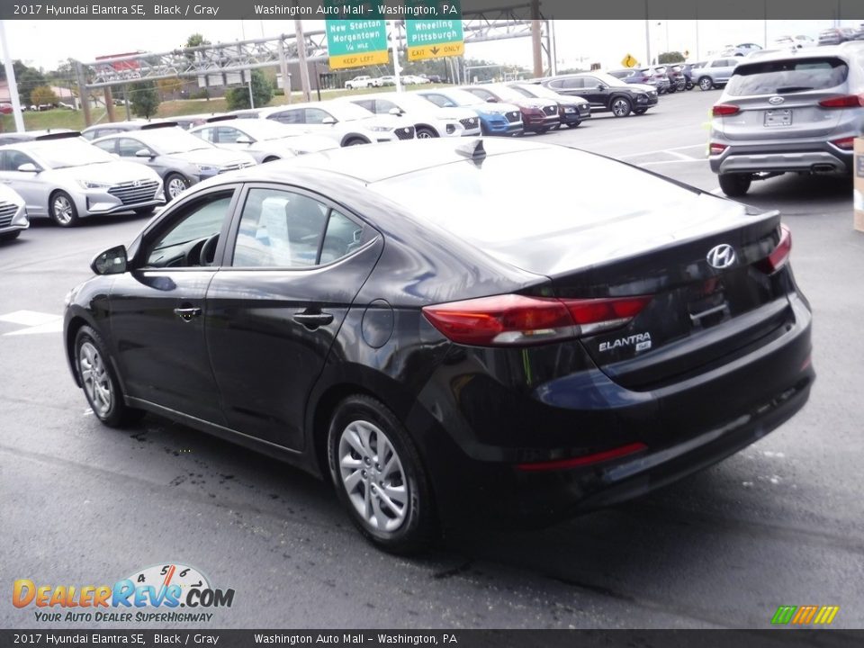 2017 Hyundai Elantra SE Black / Gray Photo #7