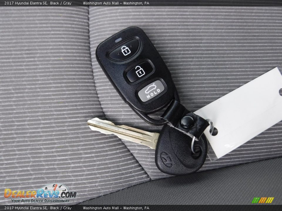 2017 Hyundai Elantra SE Black / Gray Photo #21
