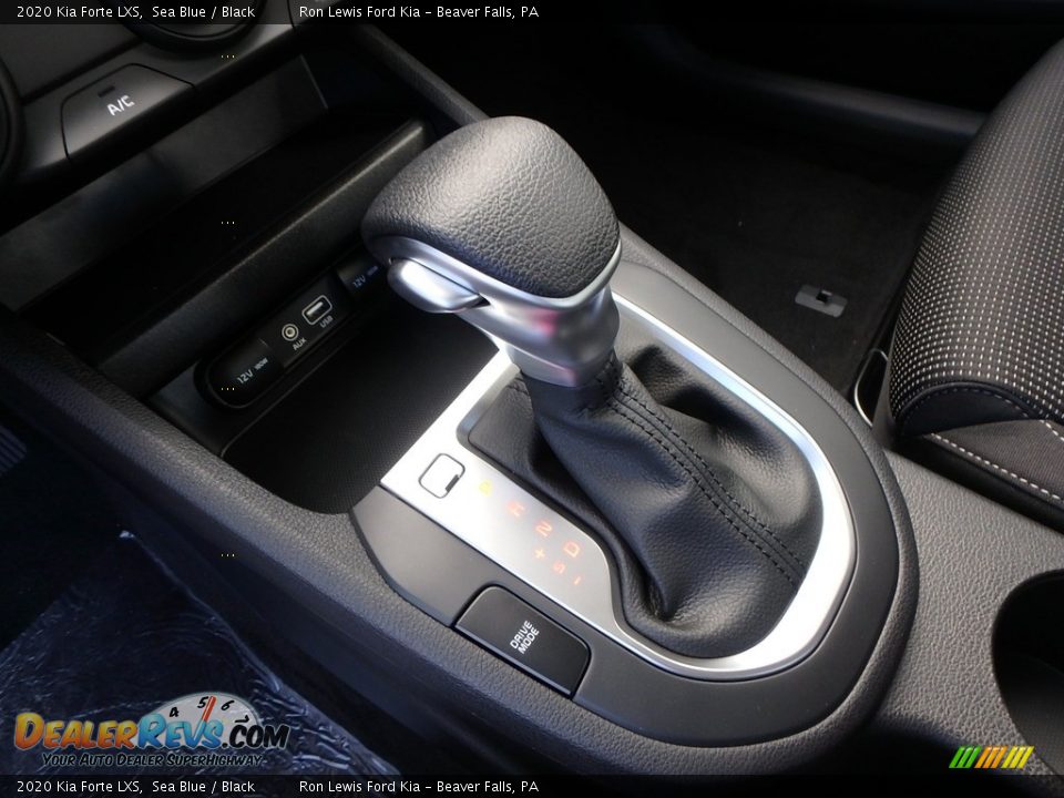 2020 Kia Forte LXS Sea Blue / Black Photo #17