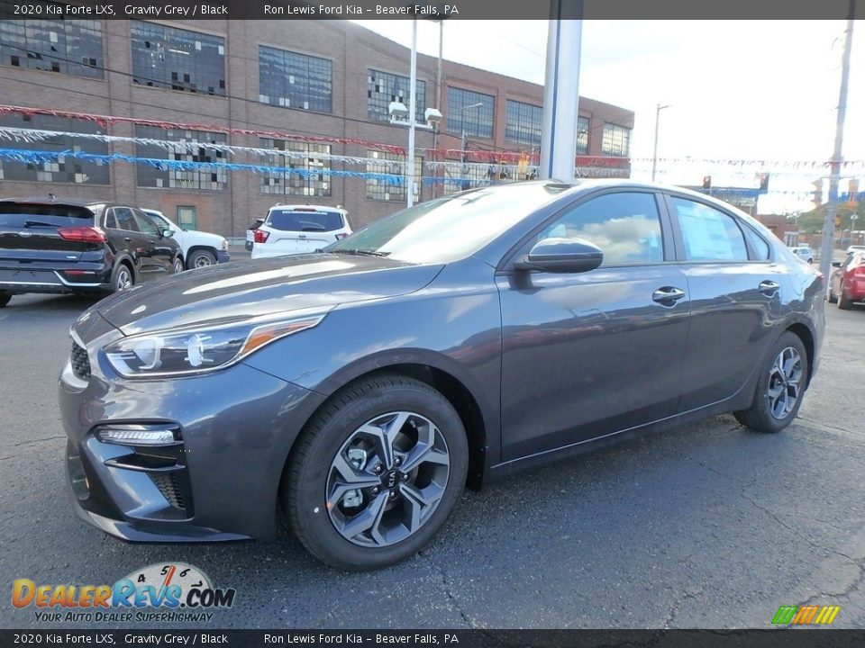 Front 3/4 View of 2020 Kia Forte LXS Photo #7