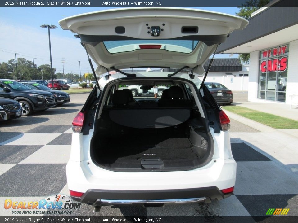2019 Nissan Rogue S Glacier White / Charcoal Photo #5