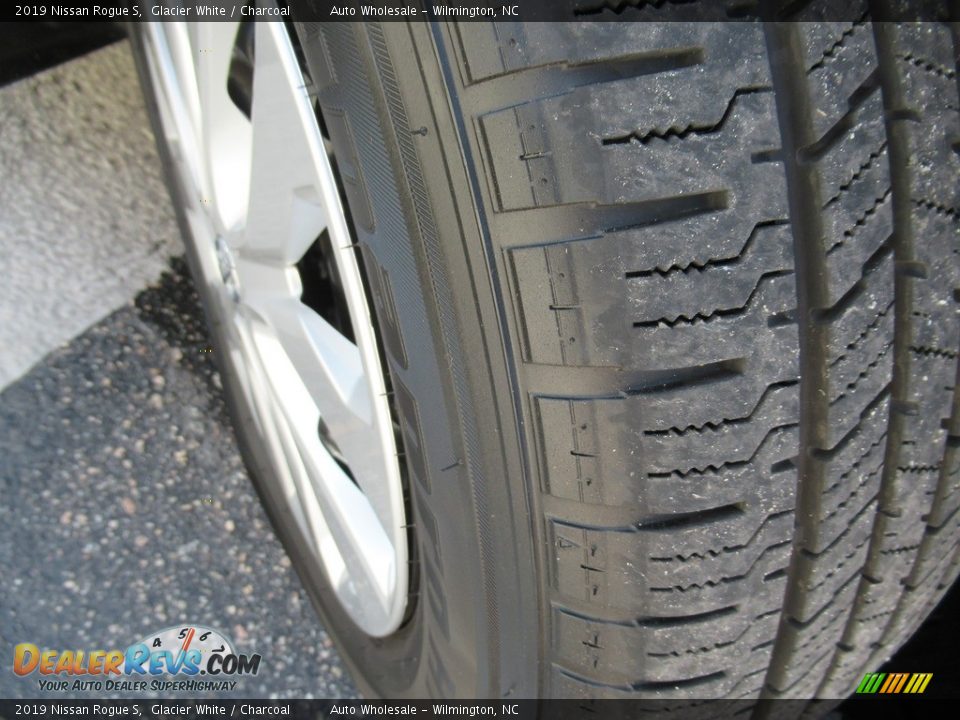 2019 Nissan Rogue S Glacier White / Charcoal Photo #8