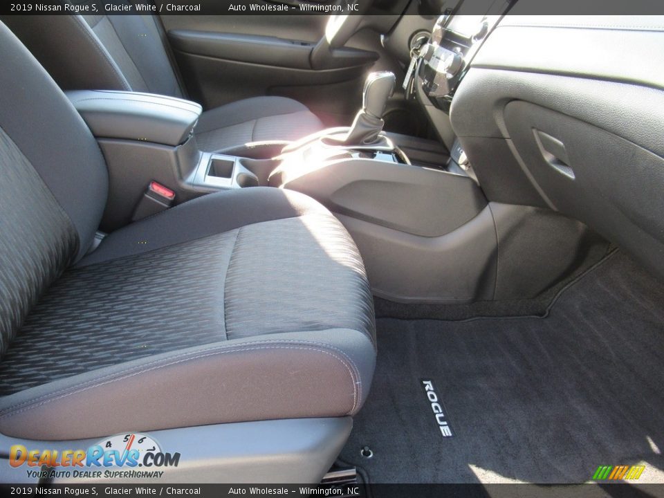 2019 Nissan Rogue S Glacier White / Charcoal Photo #13