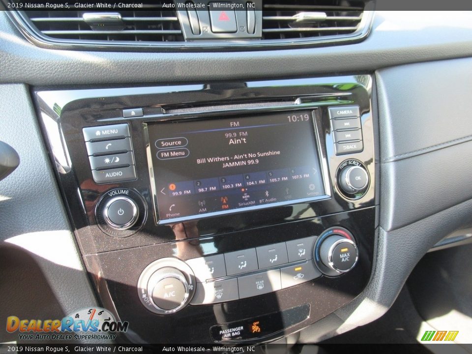 2019 Nissan Rogue S Glacier White / Charcoal Photo #17