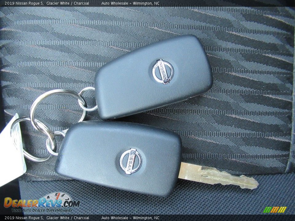 2019 Nissan Rogue S Glacier White / Charcoal Photo #20