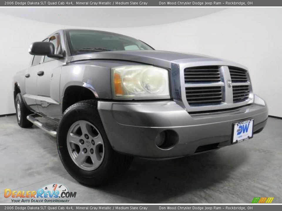 2006 Dodge Dakota SLT Quad Cab 4x4 Mineral Gray Metallic / Medium Slate Gray Photo #1