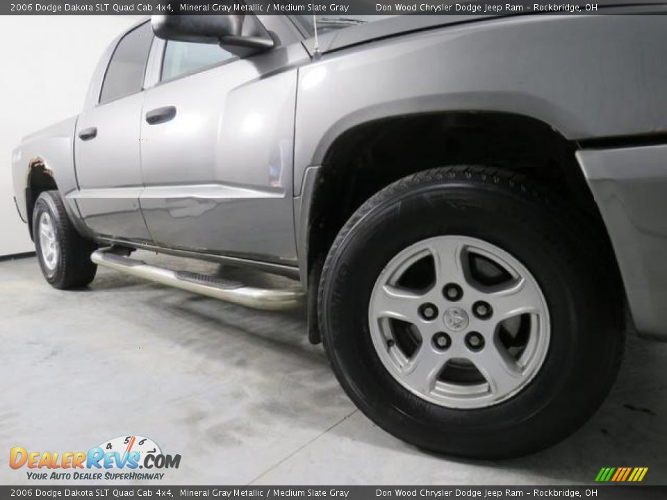 2006 Dodge Dakota SLT Quad Cab 4x4 Mineral Gray Metallic / Medium Slate Gray Photo #3