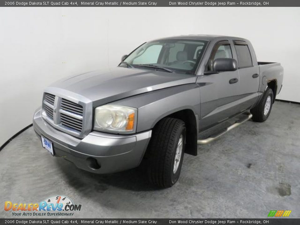 2006 Dodge Dakota SLT Quad Cab 4x4 Mineral Gray Metallic / Medium Slate Gray Photo #8