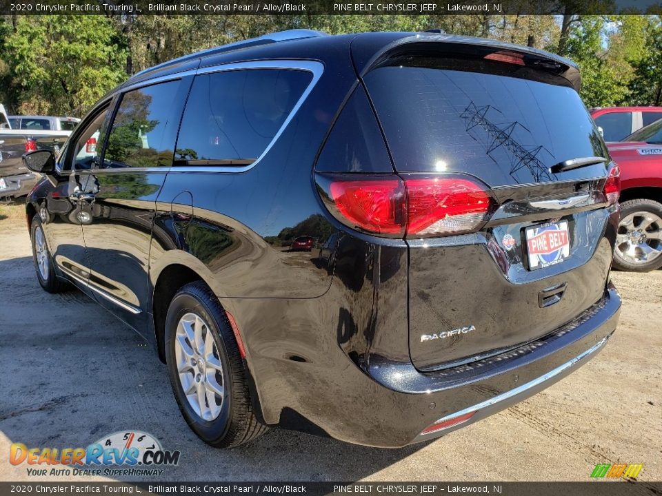 2020 Chrysler Pacifica Touring L Brilliant Black Crystal Pearl / Alloy/Black Photo #4