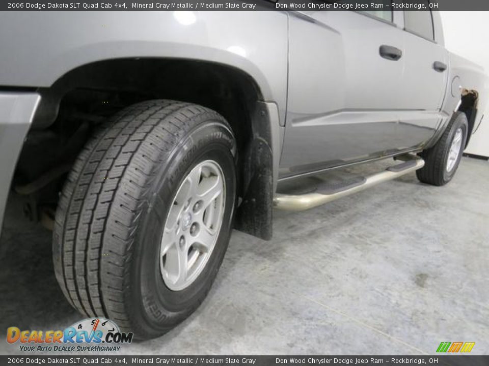 2006 Dodge Dakota SLT Quad Cab 4x4 Mineral Gray Metallic / Medium Slate Gray Photo #9