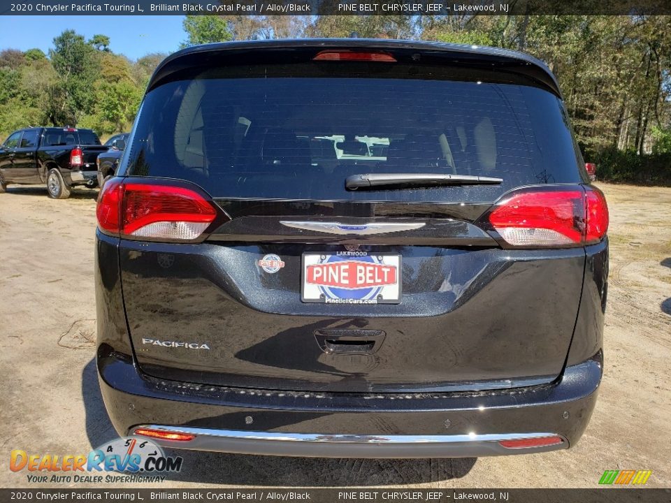 2020 Chrysler Pacifica Touring L Brilliant Black Crystal Pearl / Alloy/Black Photo #5